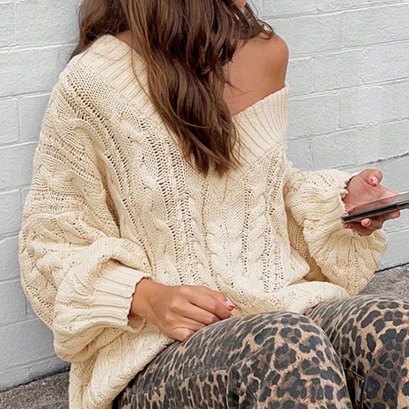 Cozy Beige V neck Chunky Cable knit Oversized Sweater Top - Picture 4 of 5